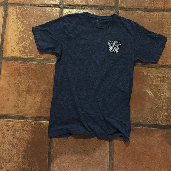 dark blue vans mountain graphic tee - Picture 2 of 3